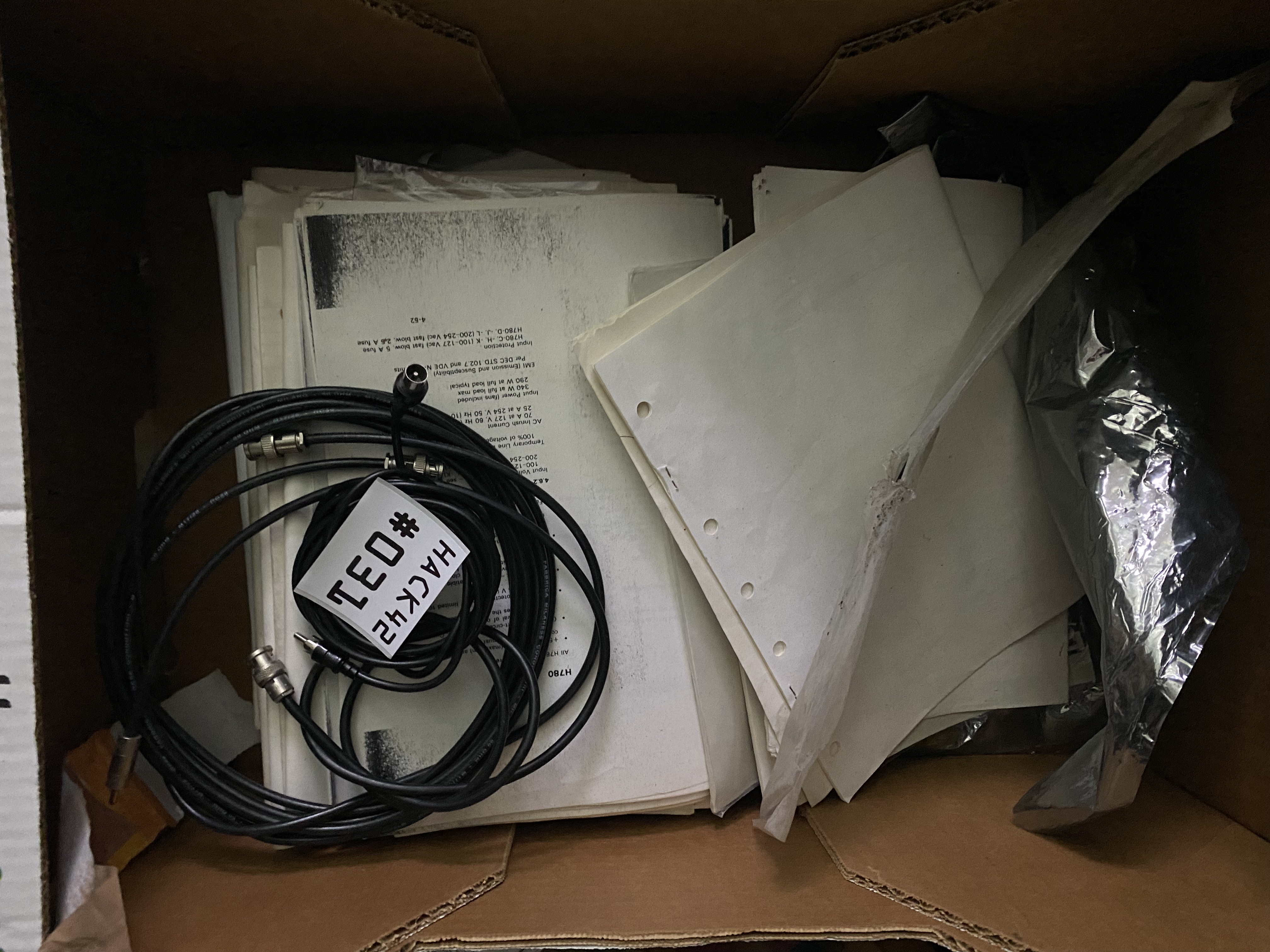 031 diverse documentatie en wat coax kabels