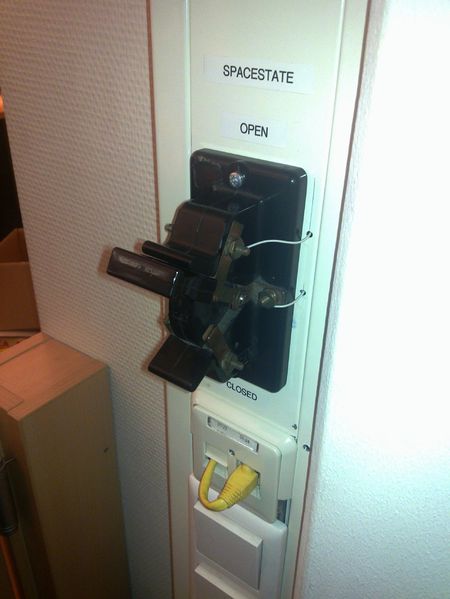 Bestand:SpaceStateSwitch Picture.jpg