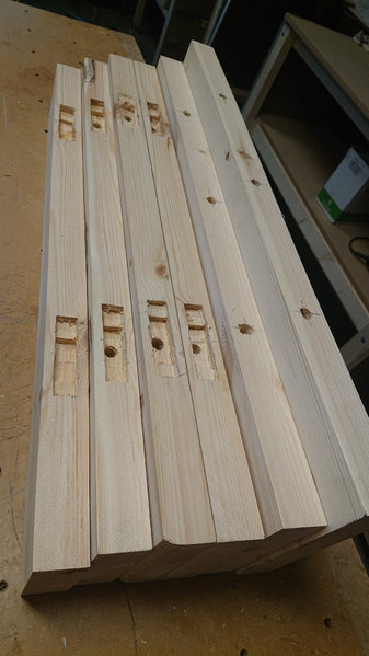 Bestand:Planken gaten 2.png