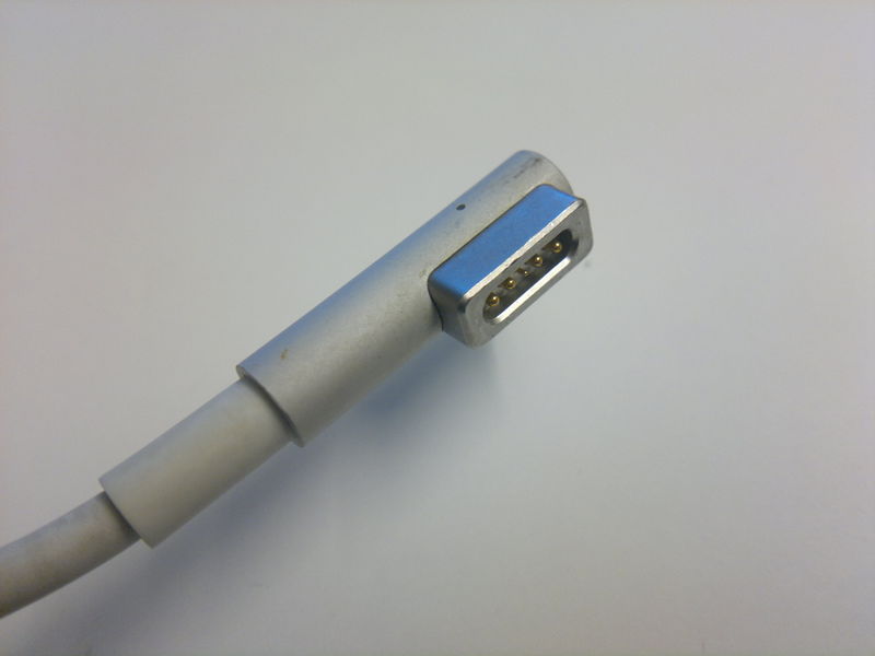 Bestand:Magsafe connector.jpg