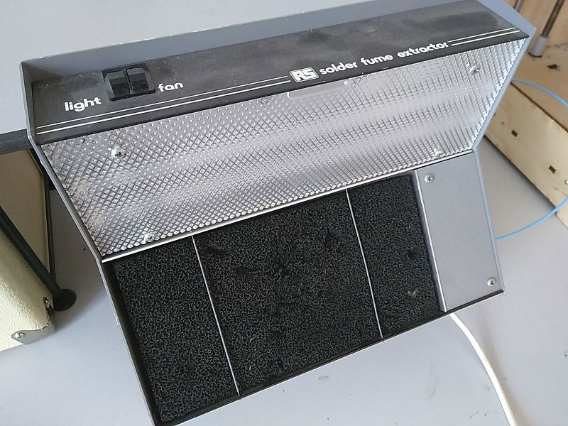Bestand:Tool Soldeerrookafzuiger Picture.jpg