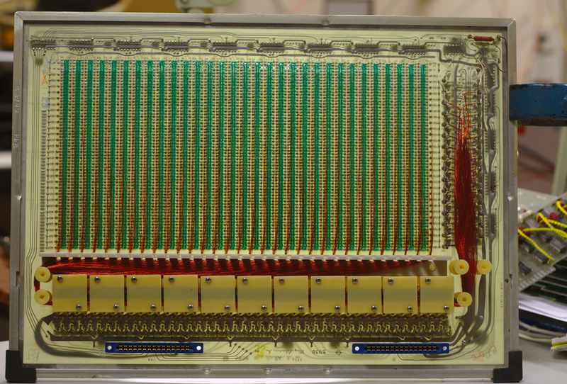 Bestand:Wang-700b-rom-pcb-m.png