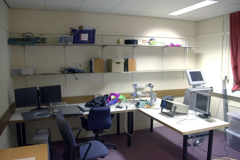 Bestand:Makerlab leveled.jpg