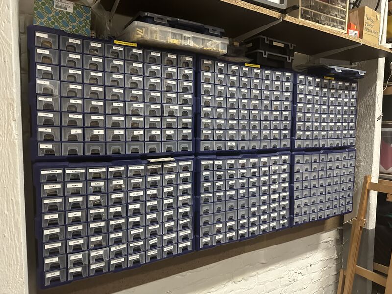 Bestand:Tool Elektronicamuur Picture.jpg