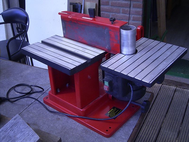 Bestand:Bandschuurmachine Revisie Picture.jpg