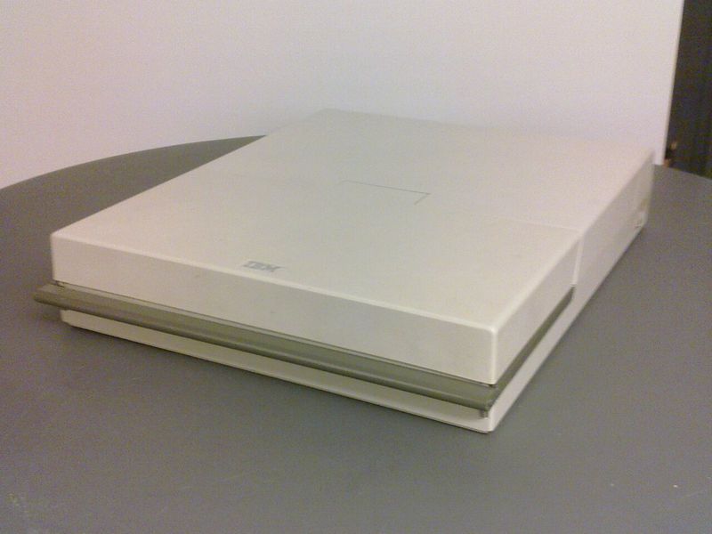 Bestand:Ibm-5140-closed.jpg