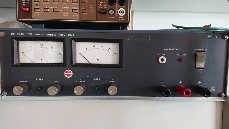 Bestand:Philips PM1645 voeding Picture.png