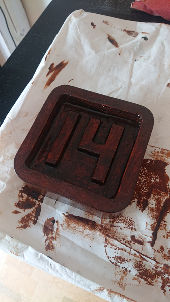 Bestand:Huisnummer gelakt.png