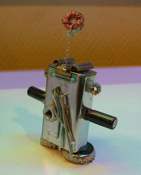 Bestand:Robotje magneet3.jpg