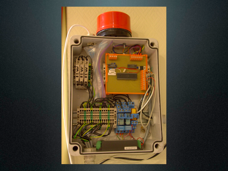 Bestand:Three technical hackerspace projects HITB 2012.009.png