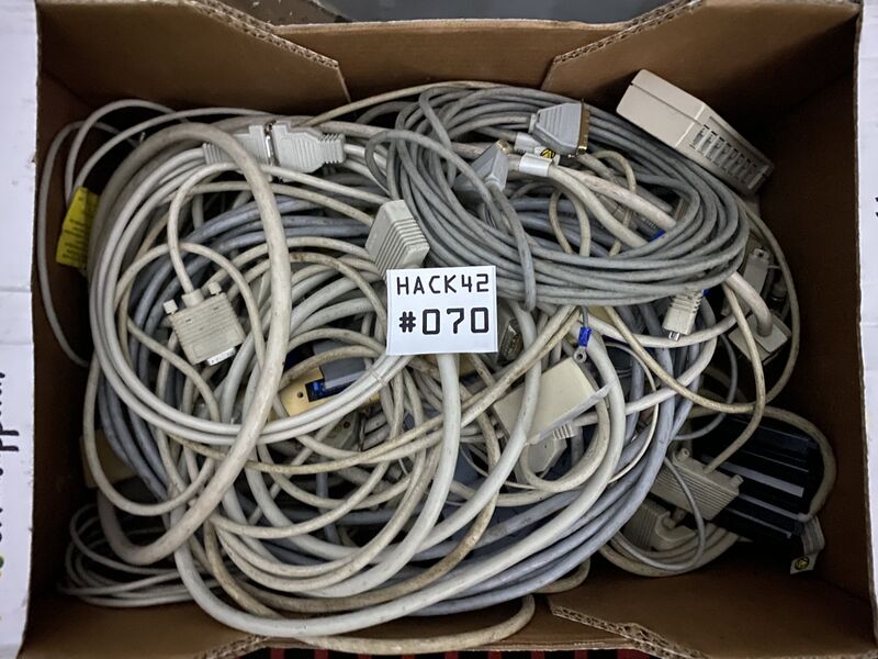 Bestand:070 diverse kabels.jpg