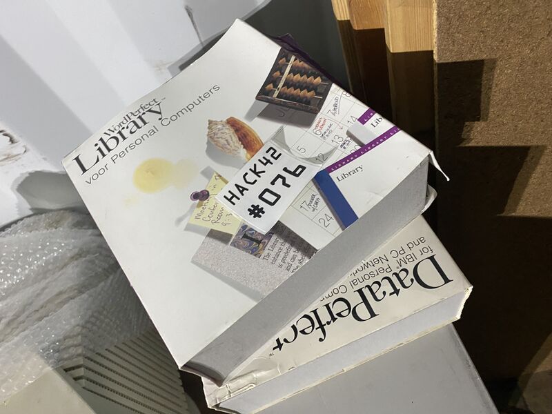 Bestand:E76 dataperfect wordperfect library.jpg
