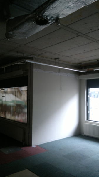 Bestand:Bank plafont en vloer.jpg