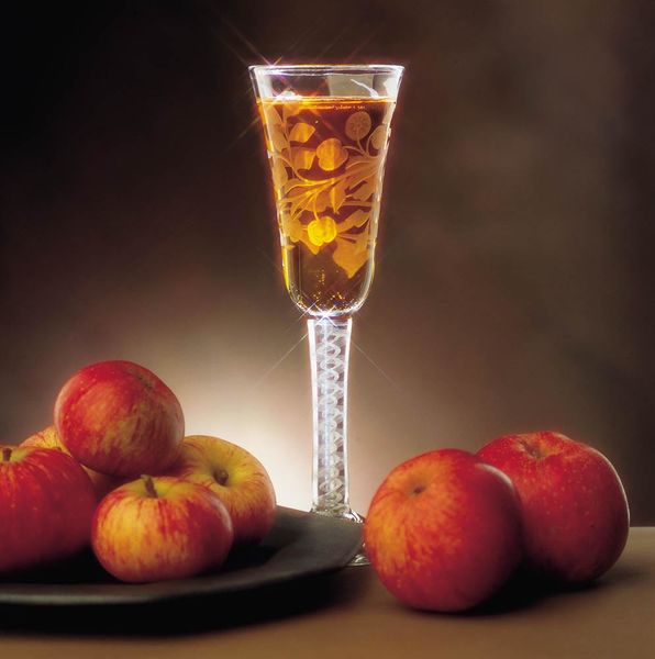 Bestand:GlassofCider.jpg