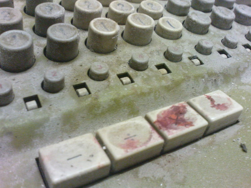 Bestand:Anita-mk9-keyboard-dirty.JPG