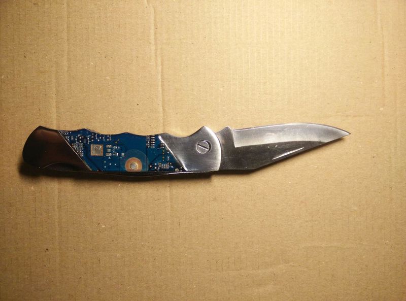 Bestand:Zakmes2 blauw.JPG